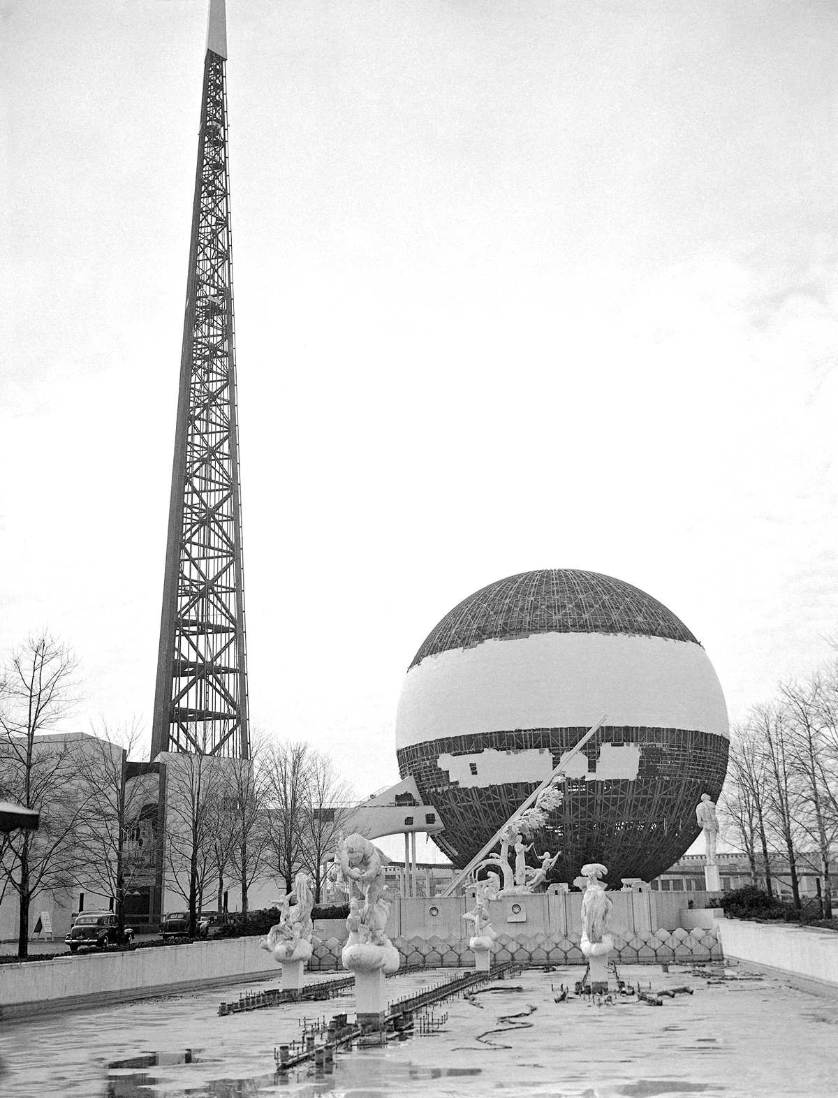 The second and last season of this edition of the New York World's Fair closed on October 27, 1940.