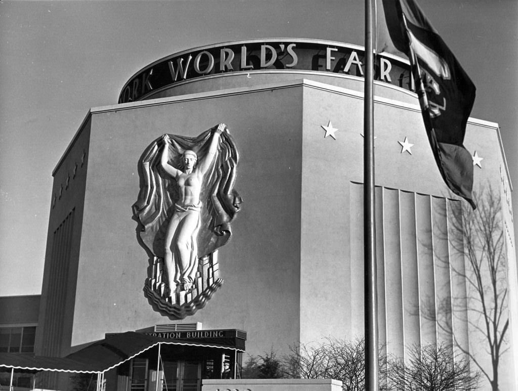 Exterior view of the Administration Building for the 1939-1940 New York World’s Fair.