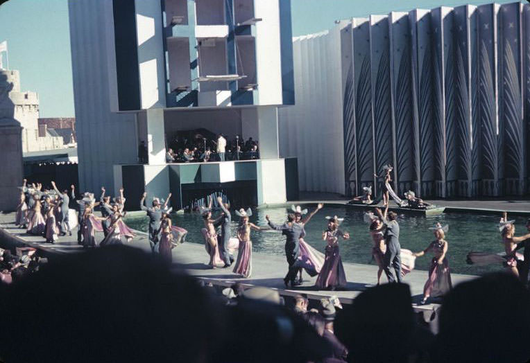 Amphitheater and Billy Rose Aquacade, 1939 New York World's Fair