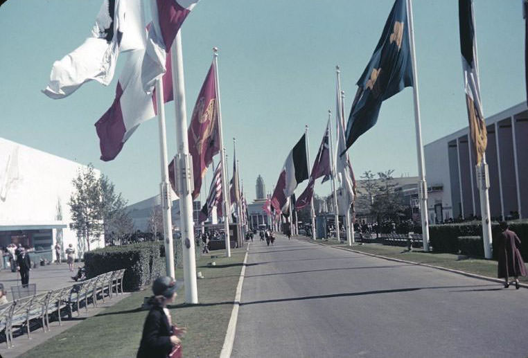 The Avenue of Pioneers, looking toward the Schaefer Center, 1939 New York World's Fair