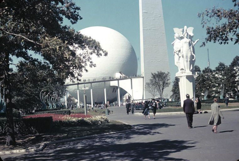 Trylon, Perisphere and Helicline, 1939 New York World's Fair