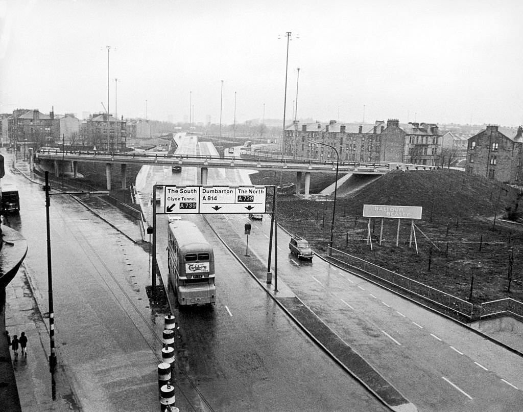 The new approach to the Clyde tunnel in Glasgow which connects the districts of Whiteinch in the north to Govan in the South in the west of the city, 1963.
