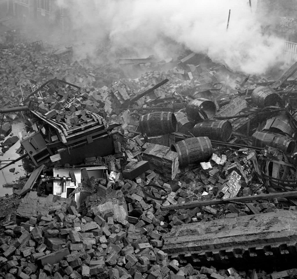 Cheapside Street Whisky Bond Fire - Glasgow, 1960s