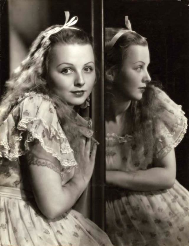 Gorgeous Photos of Charlotte Henry from the Filming of 'Alice in Wonderland (1933)'