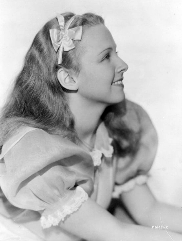 Gorgeous Photos of Charlotte Henry from the Filming of 'Alice in Wonderland (1933)'