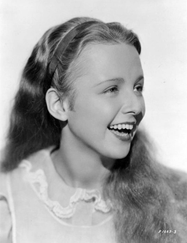 Gorgeous Photos of Charlotte Henry from the Filming of 'Alice in Wonderland (1933)'