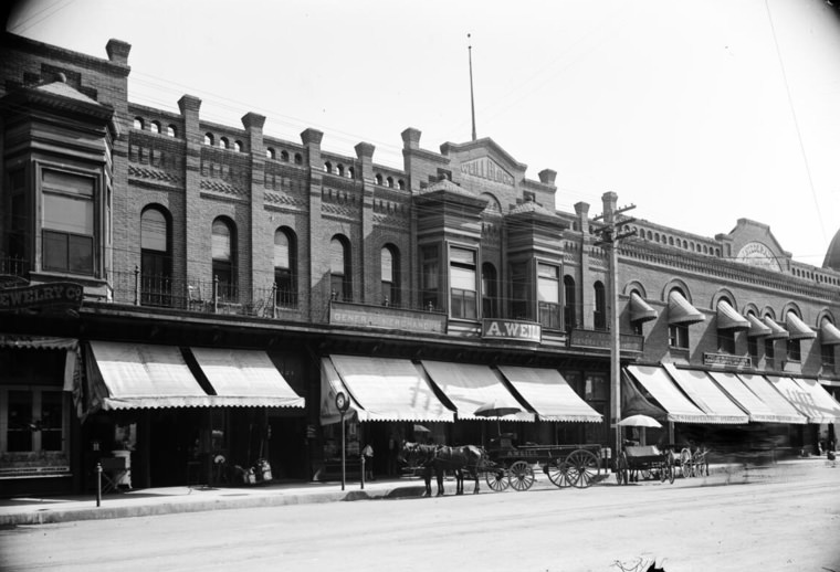 Exterior view of the Weill Block in Bakersfield, 1900