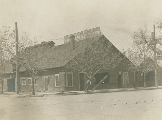 Electric Water Company machine shop, 1907