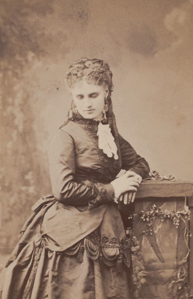 Christina Nilsson: Life story and Fabulous Photos of the Victorian Era’s Most Famous Divas