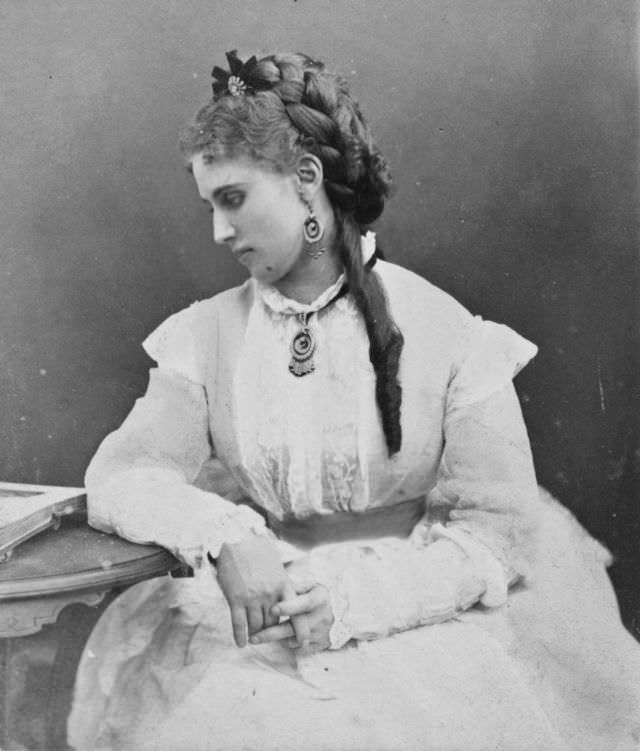 Christina Nilsson: Life story and Fabulous Photos of the Victorian Era’s Most Famous Divas