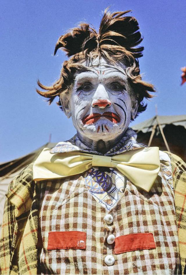 Harry Nelson, a stilt-walking clown.