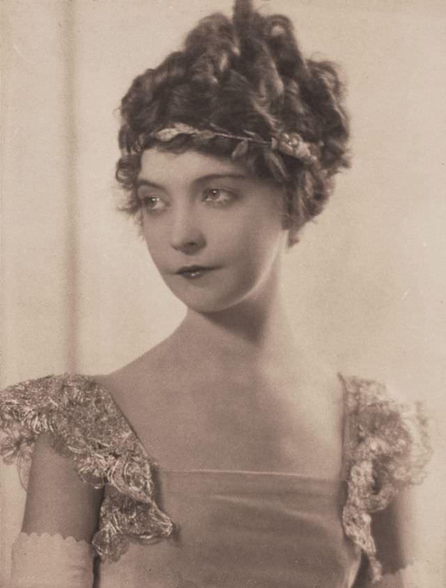 Lillian Gish, 1923