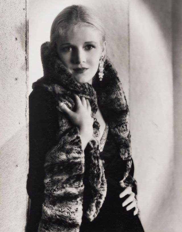 Ann Harding, 1930
