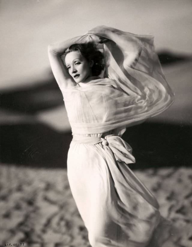 Marlene Dietrich, 1936