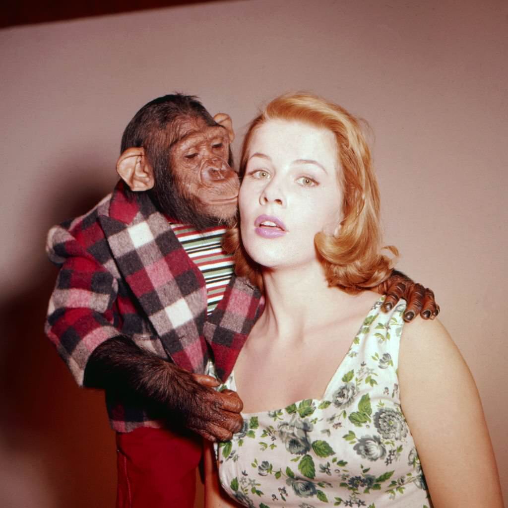 Sabine Bethmann with chimp.