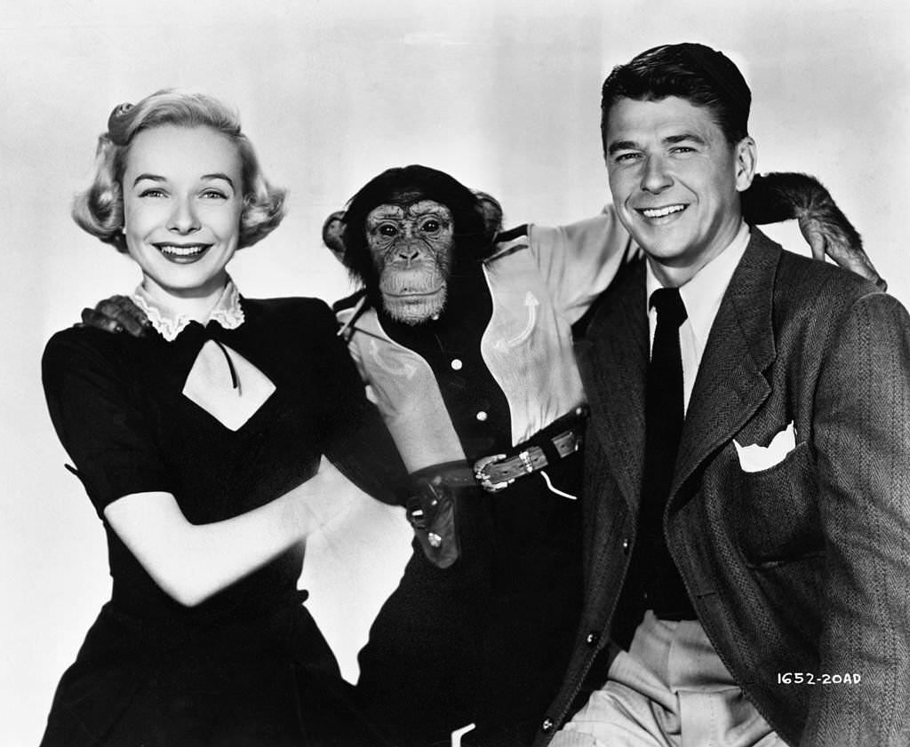 Diana Lynn and Ronald Reagan with chmip, 1959