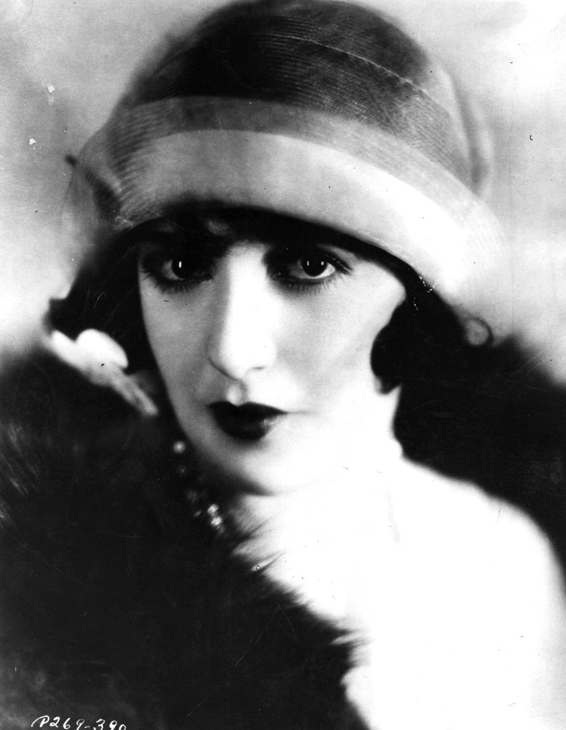 Bebe Daniels the stage name of Virginia Daniels, the American leading lady of the silent screen who made her film debut at seven years of age in cloche hat, 1925