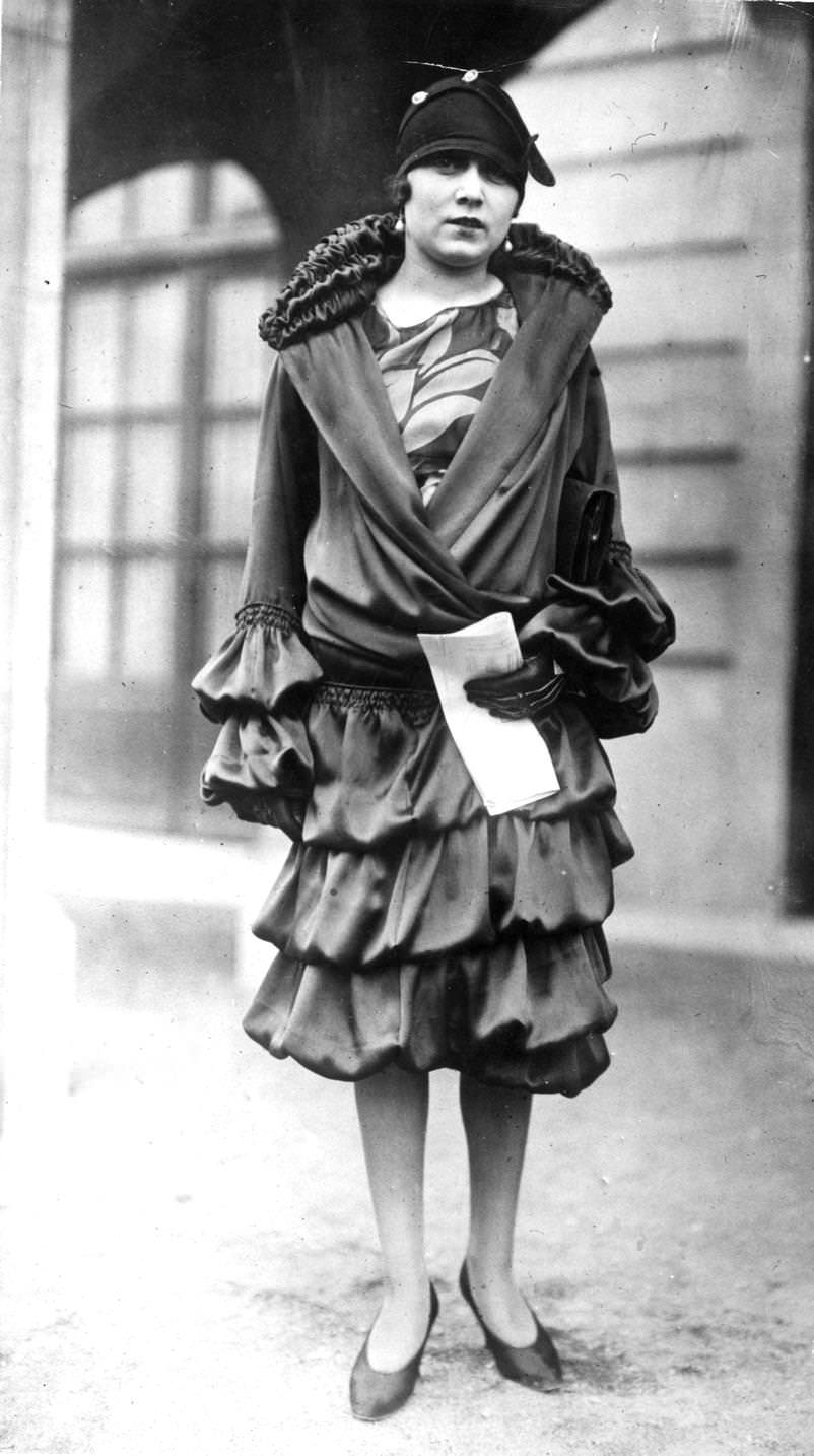 A tiered summer coat, with ruffled cuffs and collar, 1922