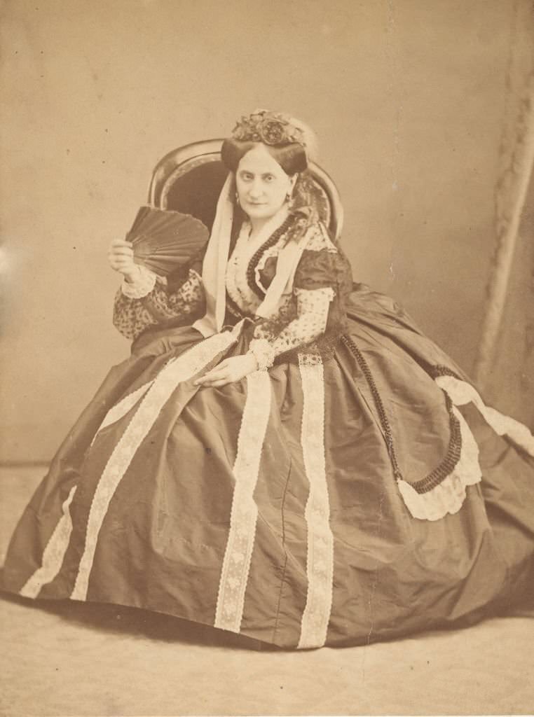 La Comtesse Seated with Fan, 1860s