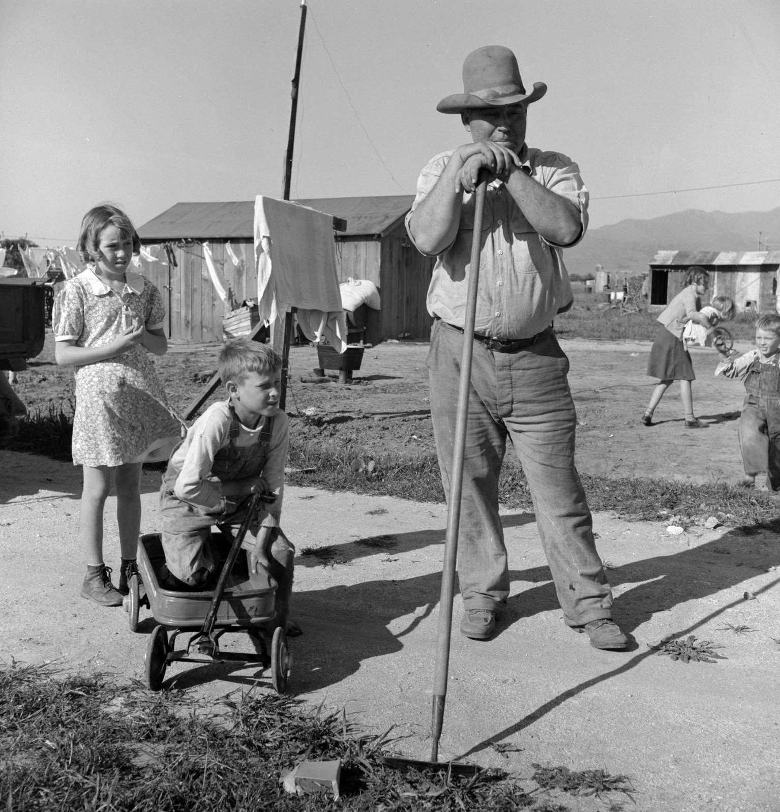 Outskirts of Salinas, California. Rapidly growing settlement of lettuce workers from Oklahoma, 1939