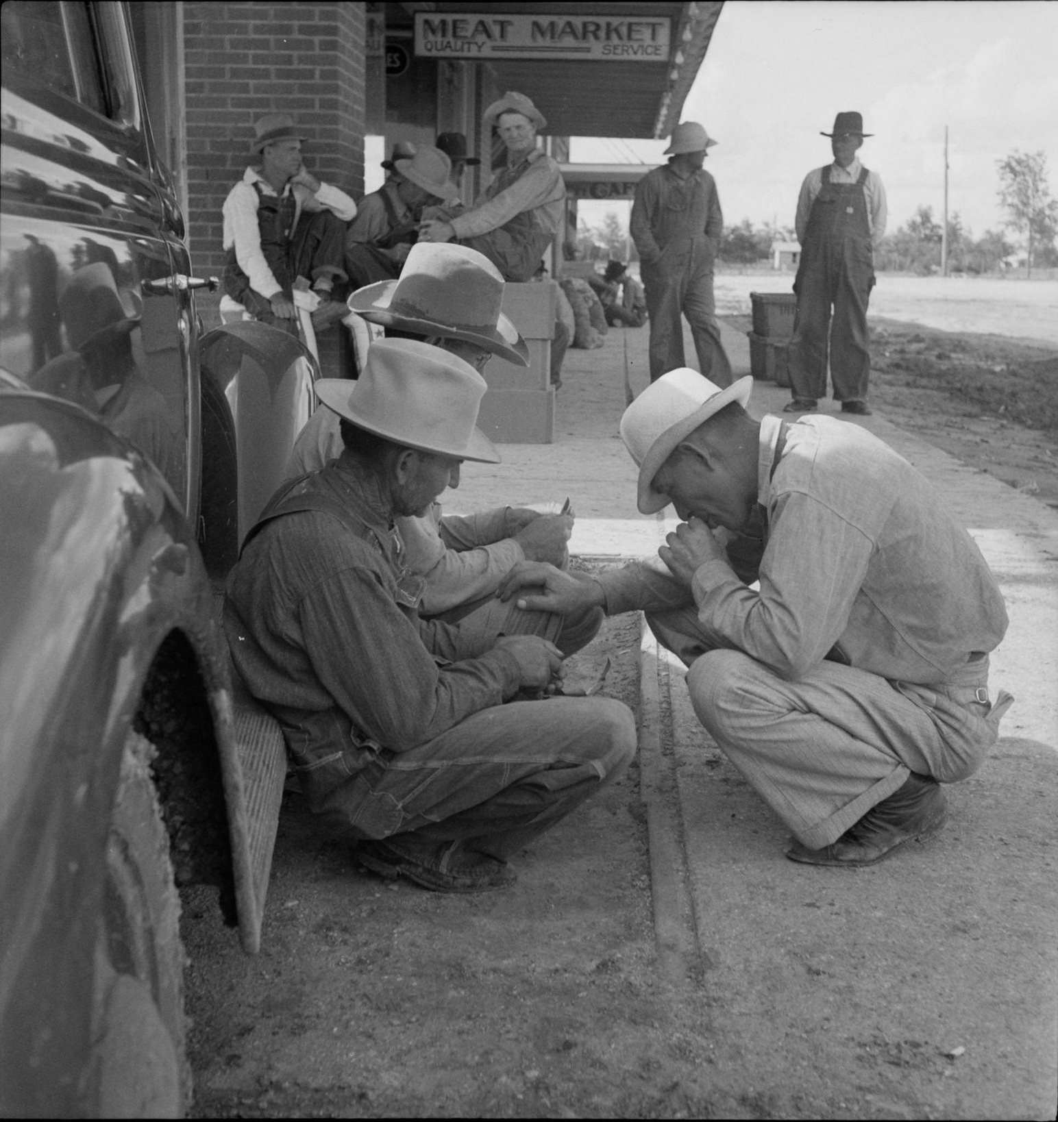 Dust bowl farmers of west Texas in town, 1932