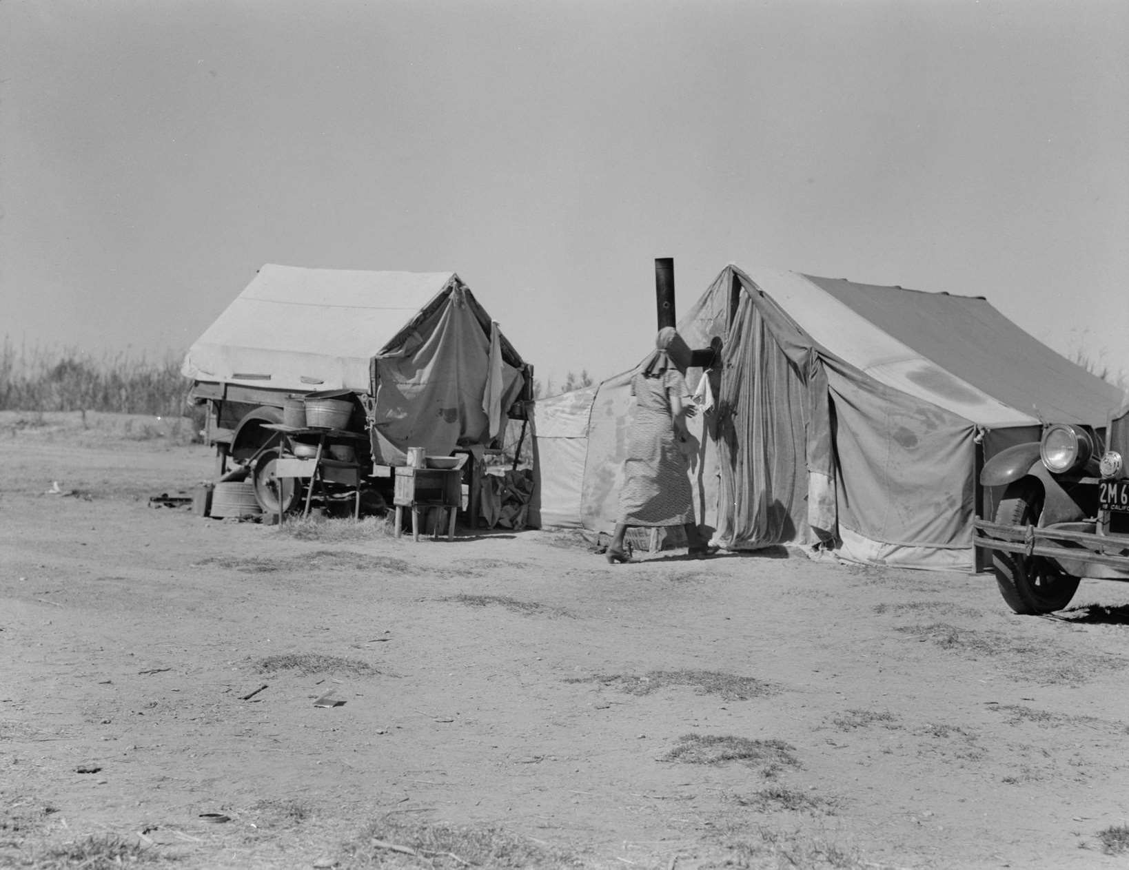 Home of a dust bowl refugee in California, 1932