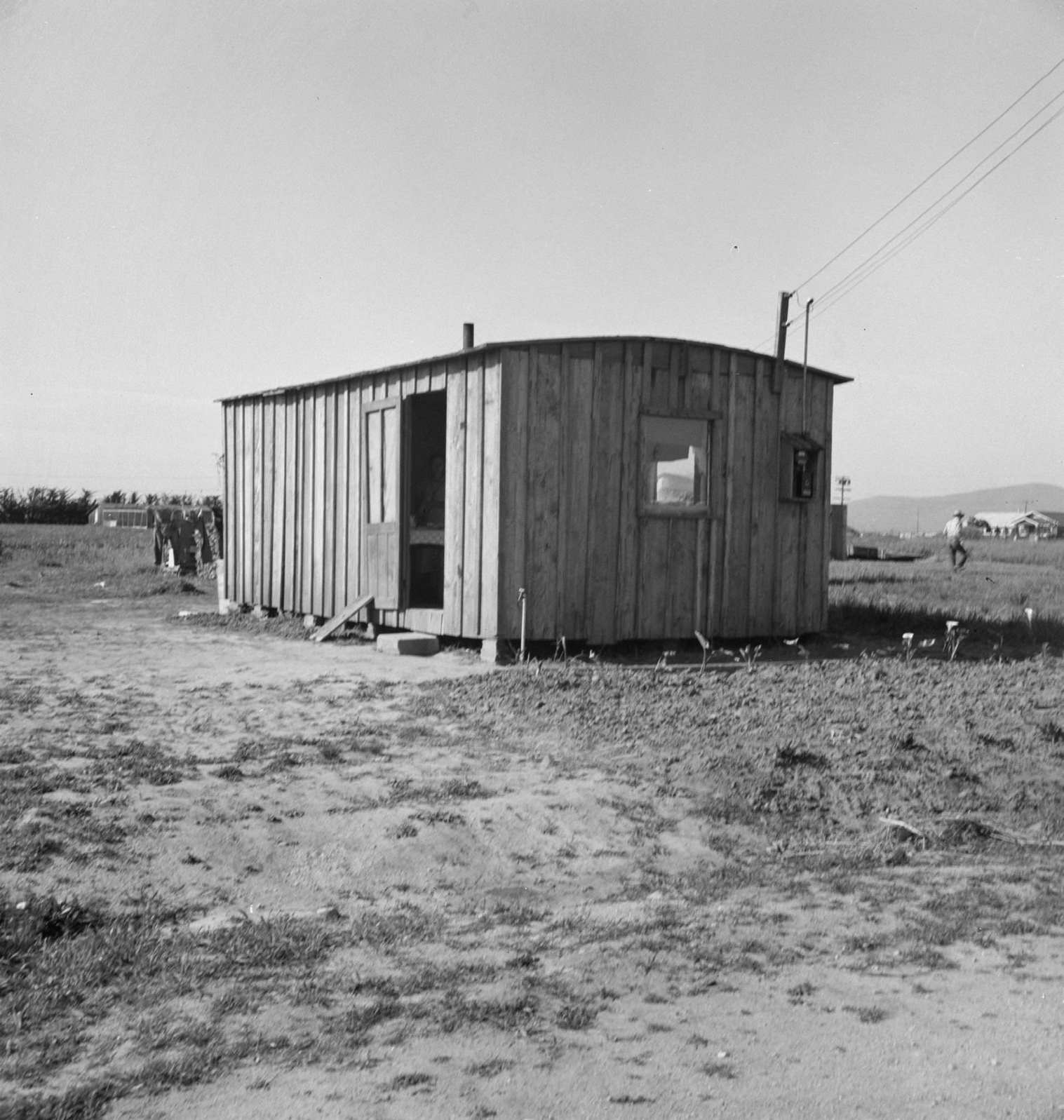 Housing for rapidly growing settlement of lettuce workers on fringe of town, Salinas, California, 1938