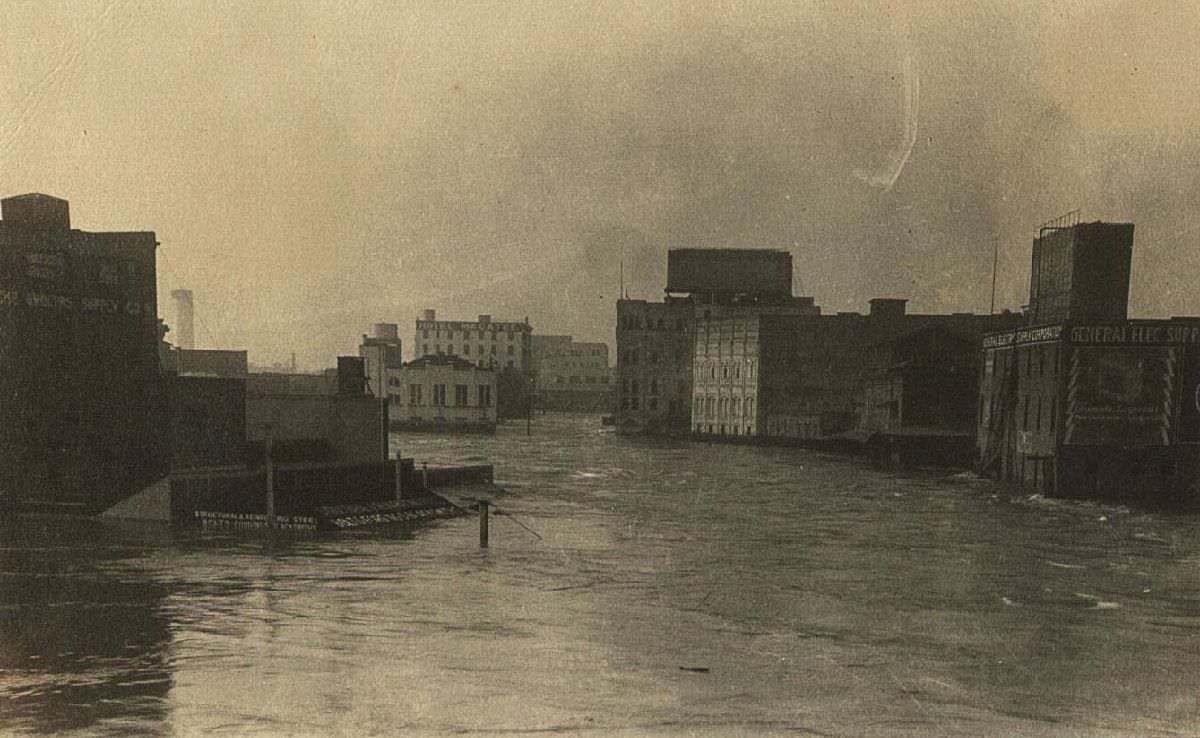 Flood on Franklin Avenue,December 9, 1935