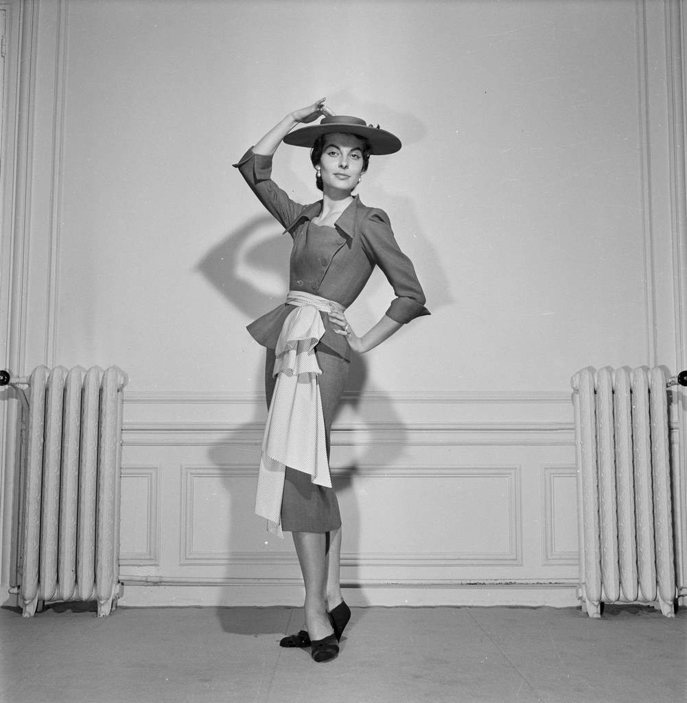 Fashion Collection Of 'couturiers Associes' Spring 1951