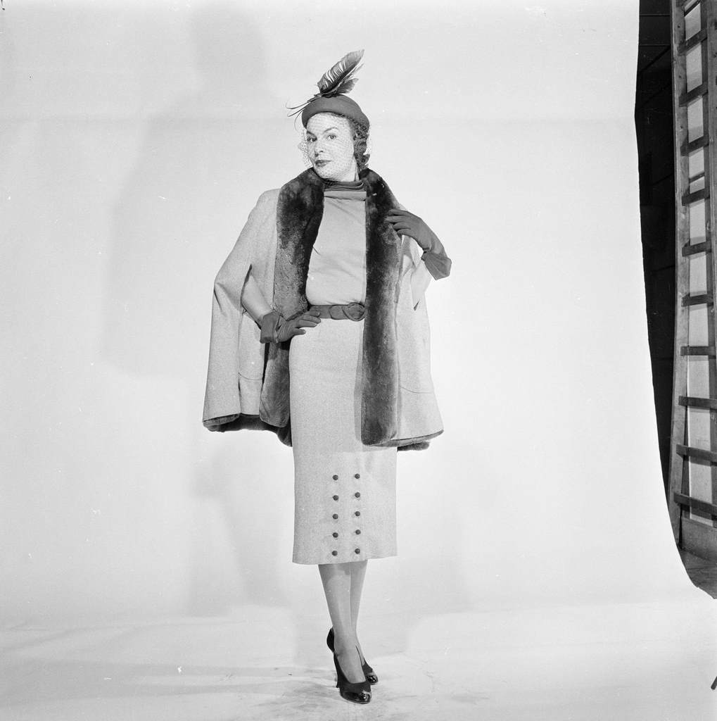 Fashion Collection Of 'couturiers Associes' 1950