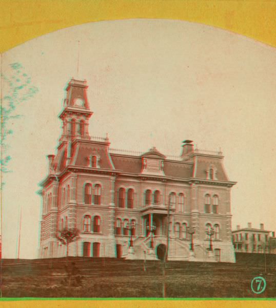 Stereograph of the Rock County Court House, 1890