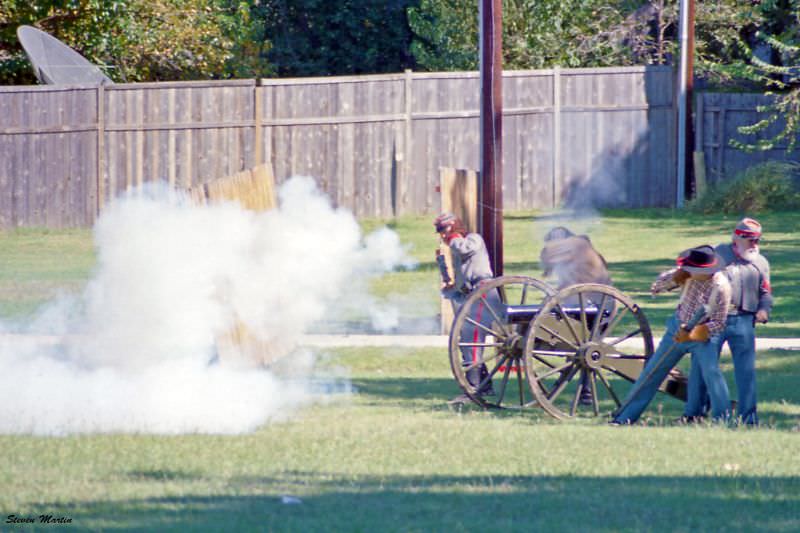 Cannon firing demonstration, Keller Festival, 1995