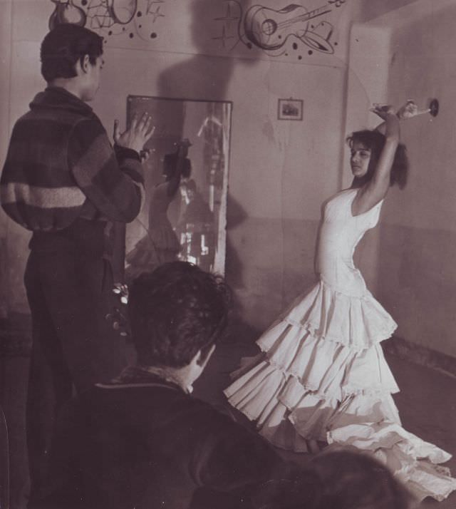 La Chunga: Life Story and Stunning Photos of Spanish Dancer and Painter