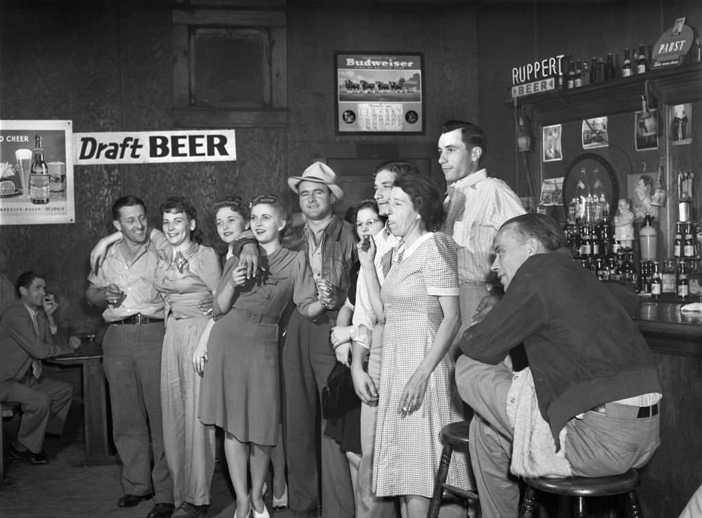 Group Portrait, Juke Joint and Bar, near Belle Glade, Florida, February 1941