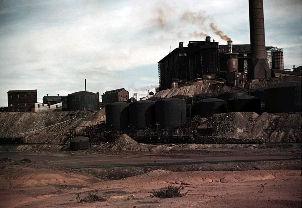 View of a copper mining and sulfuric acid plant, located in Copperhill, Tennessee, September 1939.