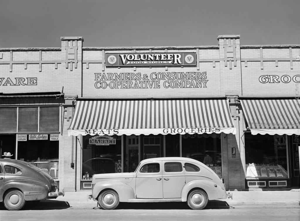 Farmers and Consumers Cooperative Company, Sheridan, Wyoming, August 1941