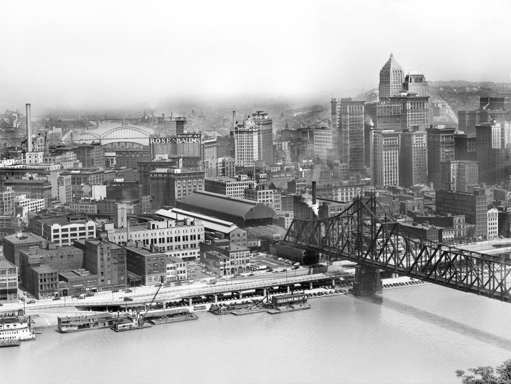 Cityscape, Pittsburgh, Pennsylvania, August 1941
