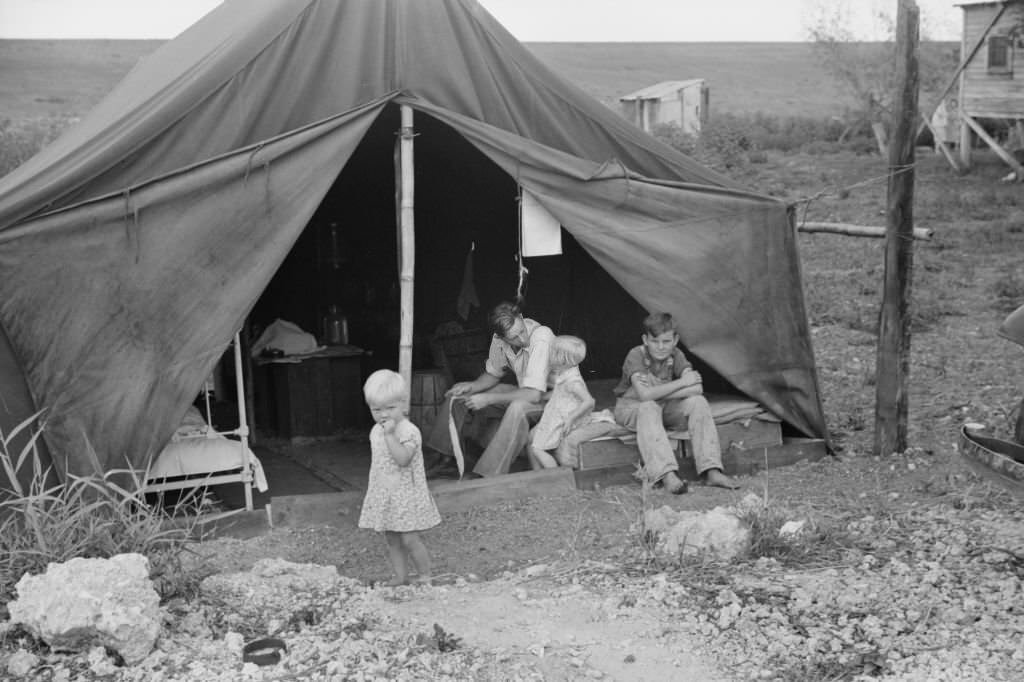 Family of Migrant Worker Living in Tent, near Canal Point Packinghouse, Florida, 1939