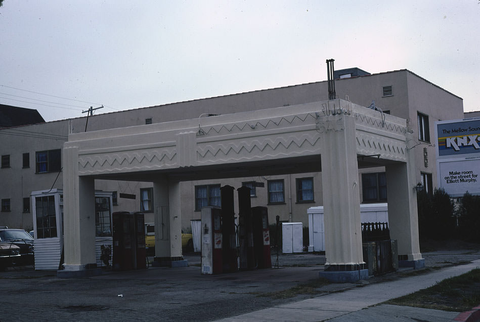 Seaside Gas, Los Angeles, California, 1979