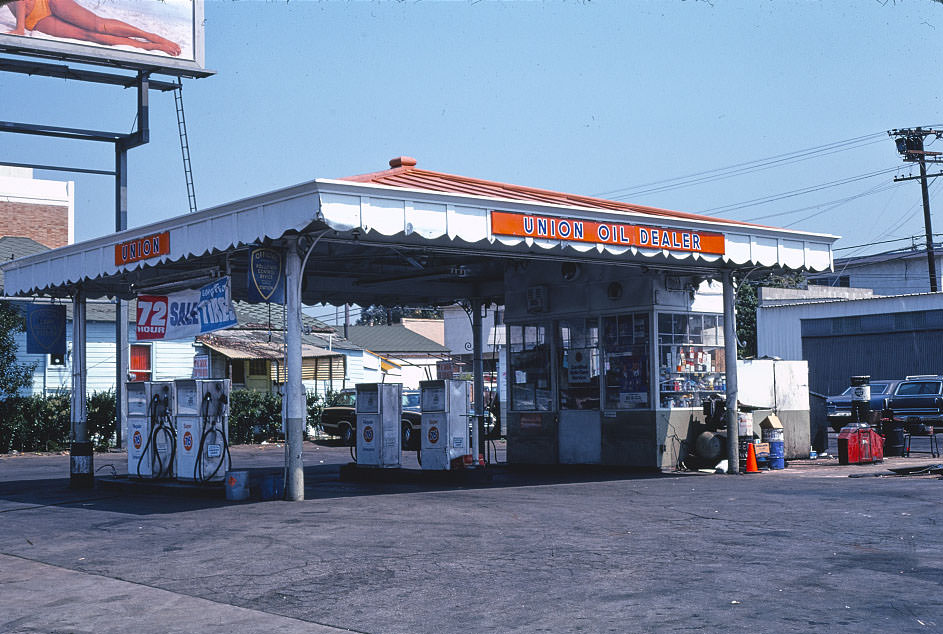 Union Oil Gas, Sawtelle, Los Angeles, California, 1976