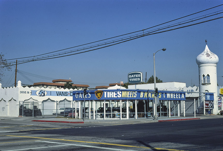 Gates Tires, Washington Place and Grandview, Mar Vista, Los Angeles, California, 1977