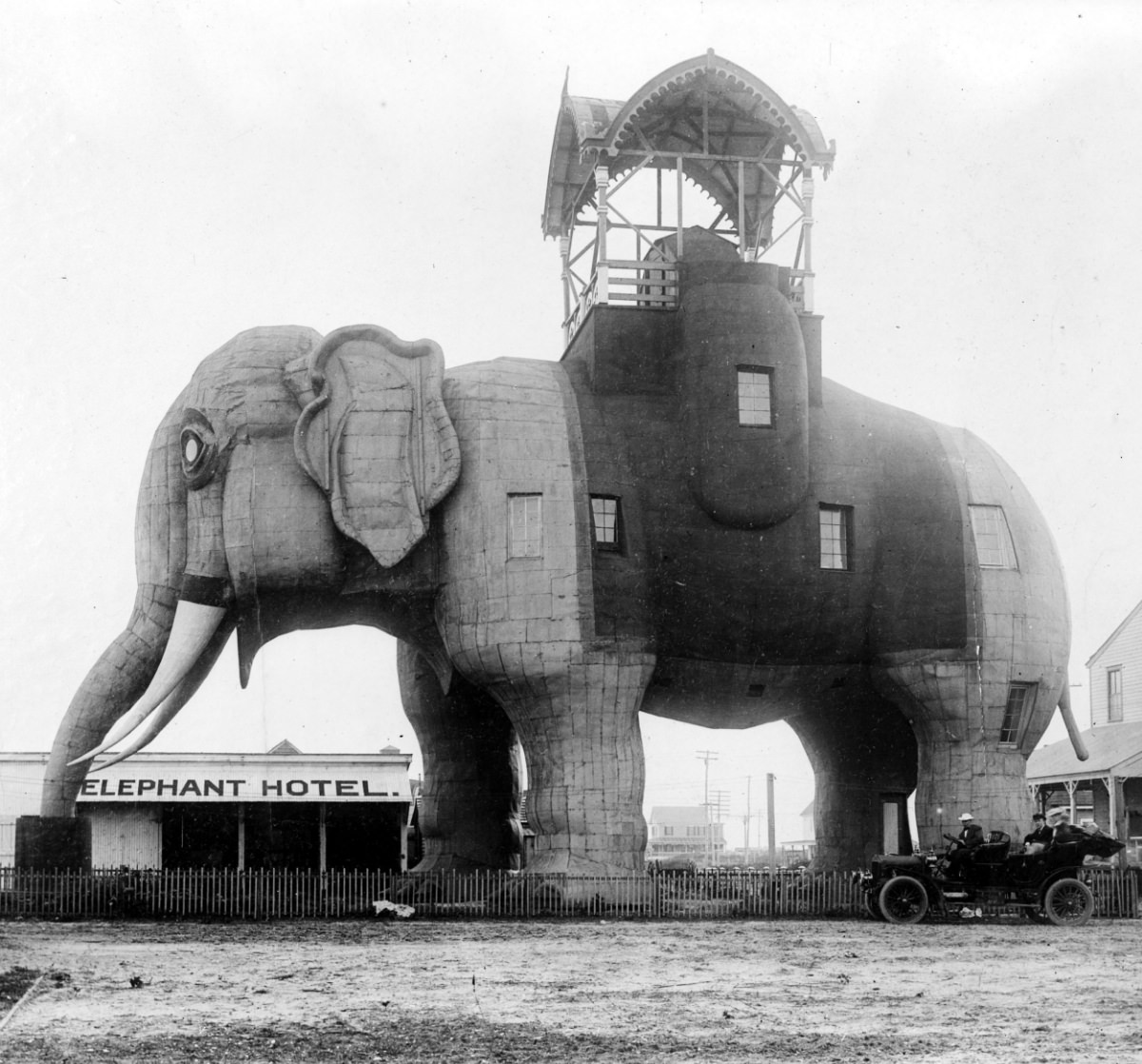 Lucy the Elephant: The 65 Feet long Hotel in Margate City, New Jersey