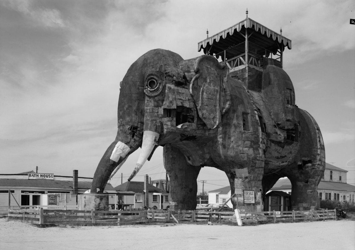 Lucy the Elephant: The 65 Feet long Hotel in Margate City, New Jersey