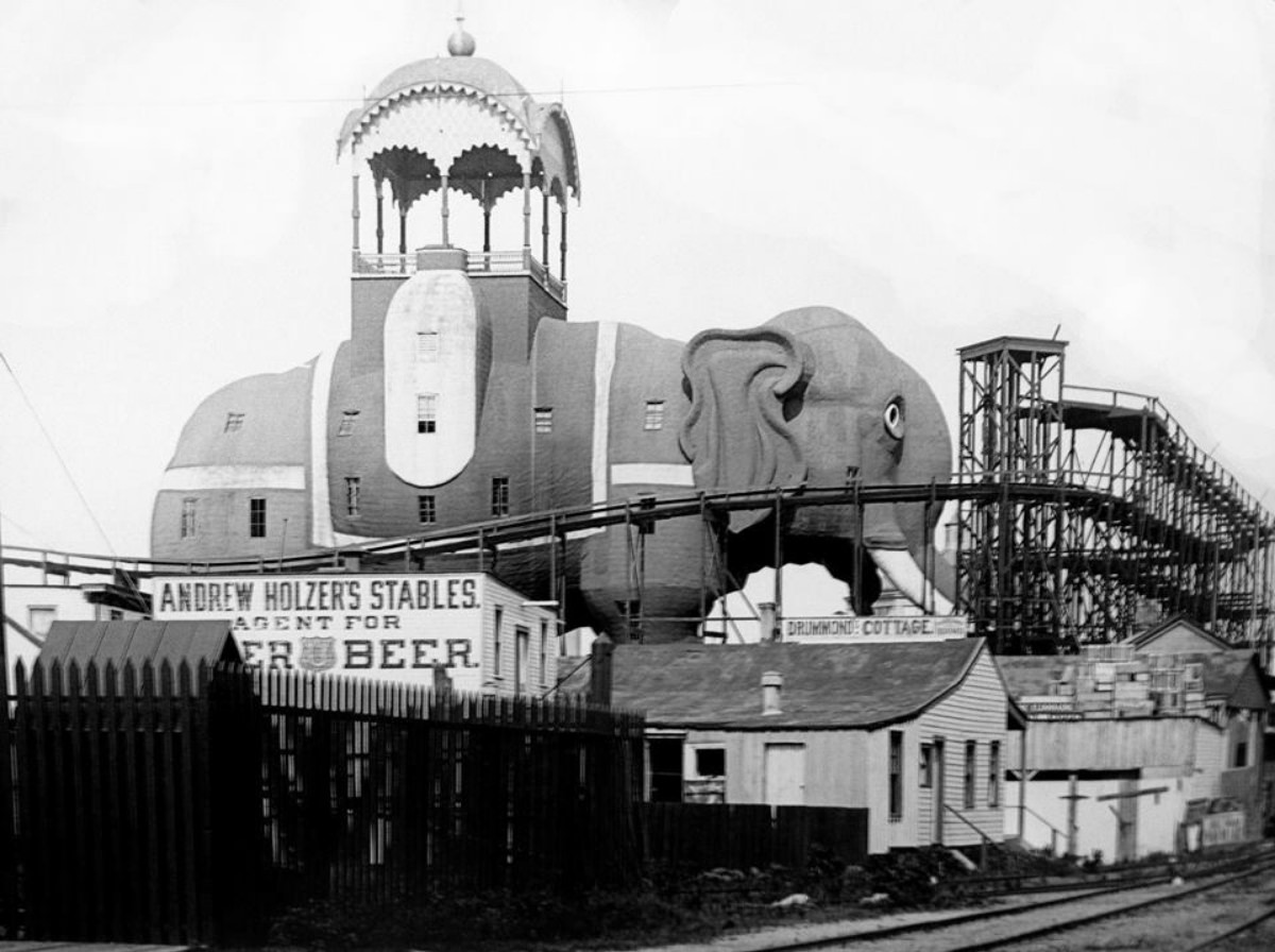 Lucy the Elephant: The 65 Feet long Hotel in Margate City, New Jersey