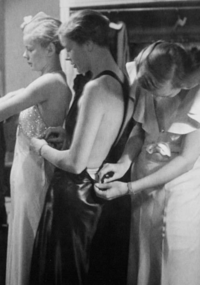 Mannequins, Berlin, 1932