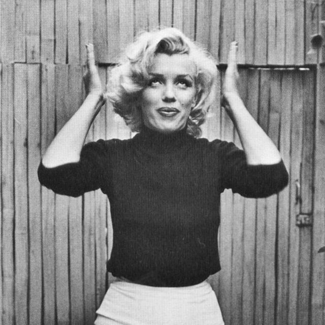 Goofy Photos of Marilyn Monroe making Funny Faces