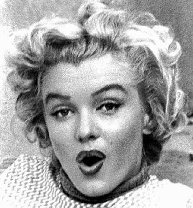 Goofy Photos of Marilyn Monroe making Funny Faces