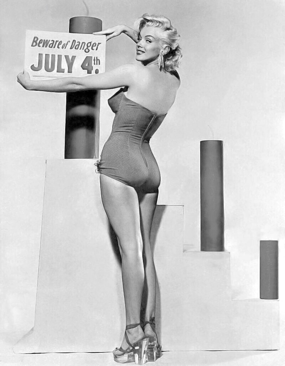 Marilyn Monroe Wishing Fourth of July by Posing in Bikini