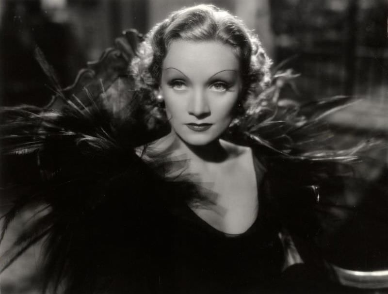 Gorgeous Photos of Marlene Dietrich from the Movie 'Desire (1936)'