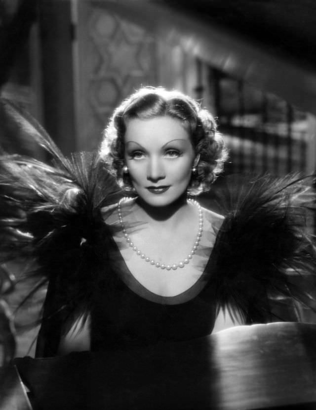 Gorgeous Photos of Marlene Dietrich from the Movie 'Desire (1936)'